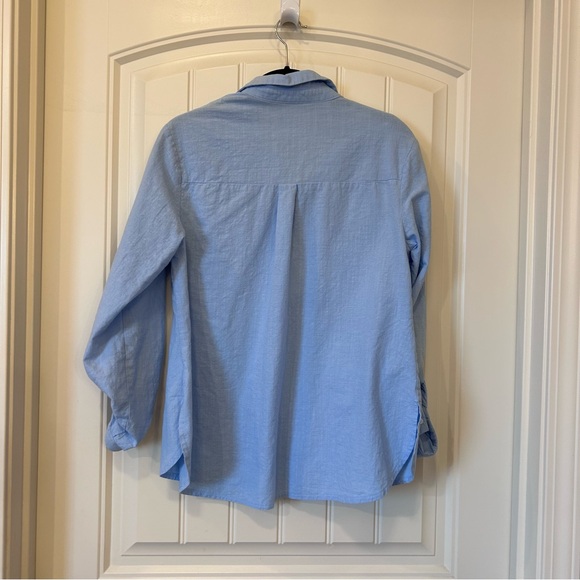 Light Blue Button-Up Shirt - Picture 4 of 4